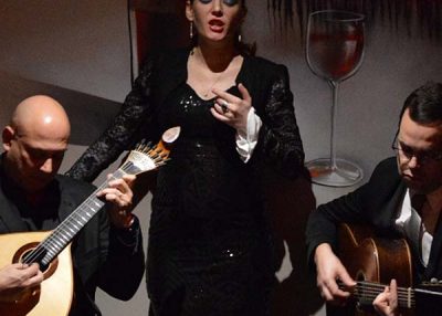 Passeio lisboa à noite com Fado show e jantar