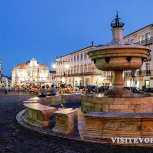 Central square Evora
